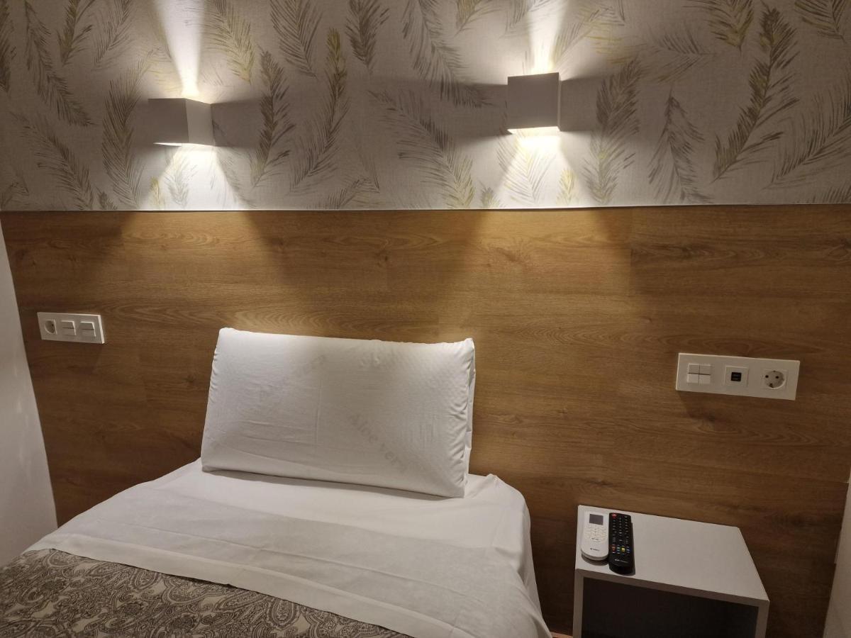 Hostal Esparteros Madrid Exteriér fotografie